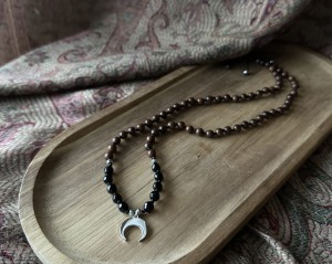 LUNULA  - czarny onyks i drzewo egzotyczne
